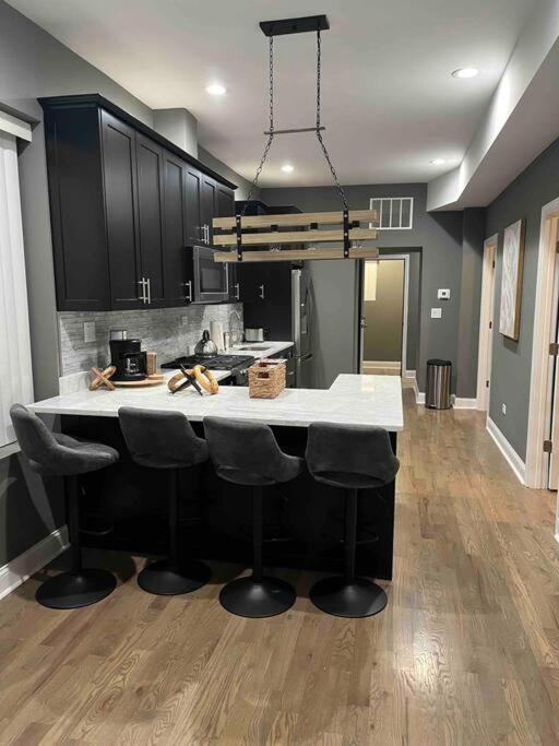 Appartement Neutral Spiraled Vibes à Chicago Extérieur photo
